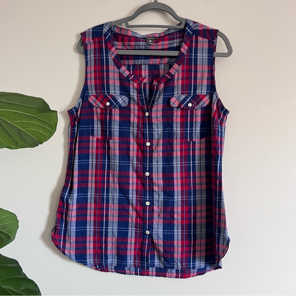 Eddie Bauer Sleeveless Button Front Shirt